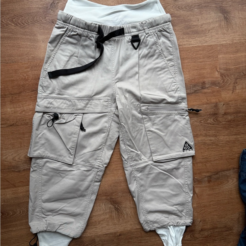 Nike ACG Light Beige capri pants